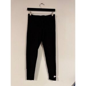 Throwback Nike Essential Leggings‎
